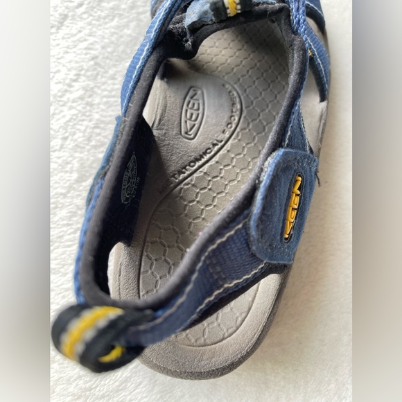 Keen Women’s Blue/Yellow Closed Toe Sandals Size 7 - Picture 4 of 8